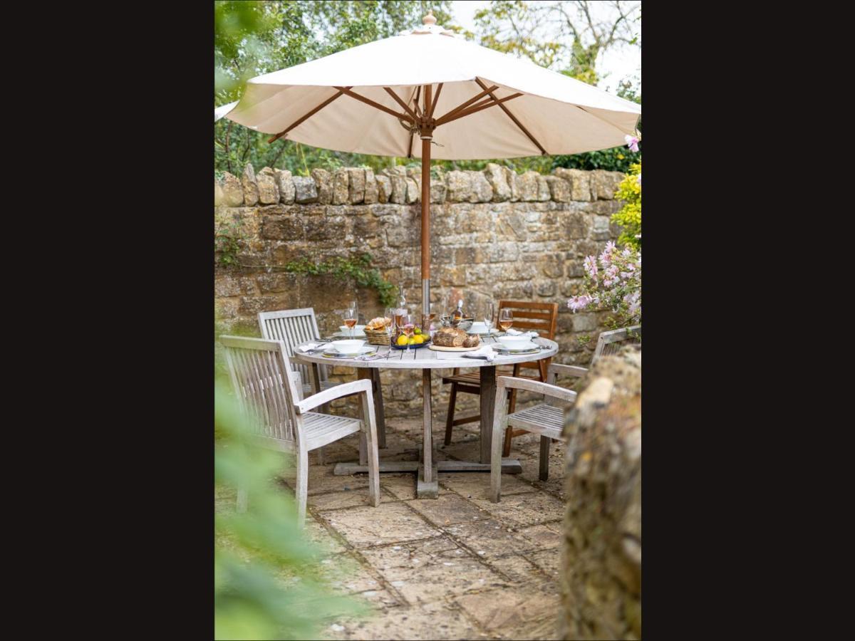 Wisteria Cottage , Pretty Cotswold Cottage Close To Chipping Campden Weston Subedge Екстериор снимка